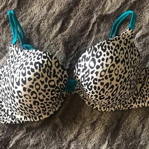 Victoria’s Secret 38C push up